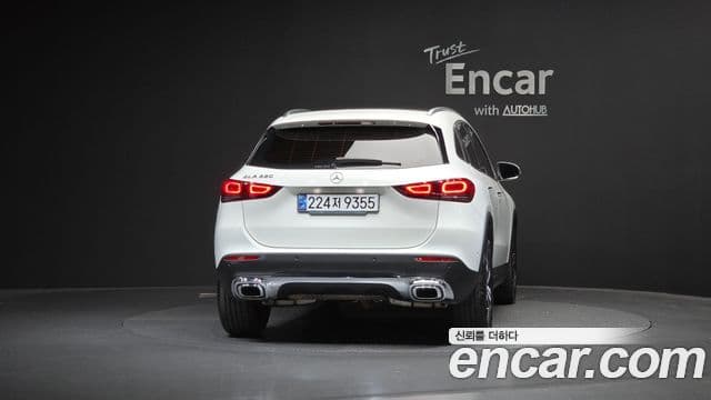 Mercedes-Benz GLA-Class H247 4