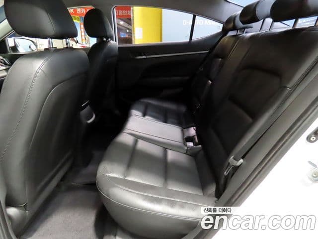 Hyundai Avante AD 4