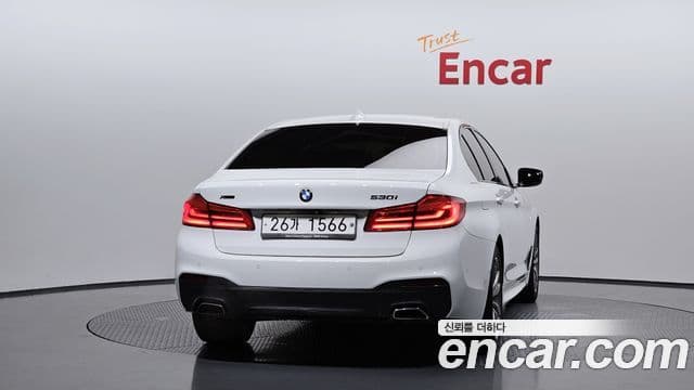 BMW 5 Series (G30) 4