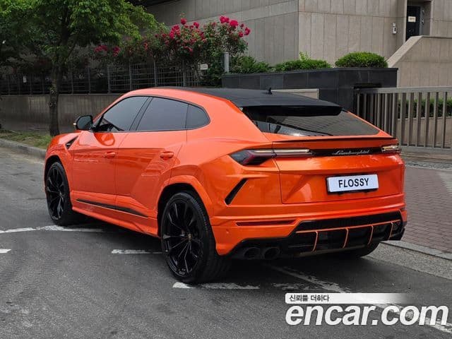 Lamborghini Urus 2