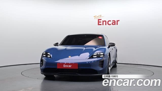 Porsche Taycan 3