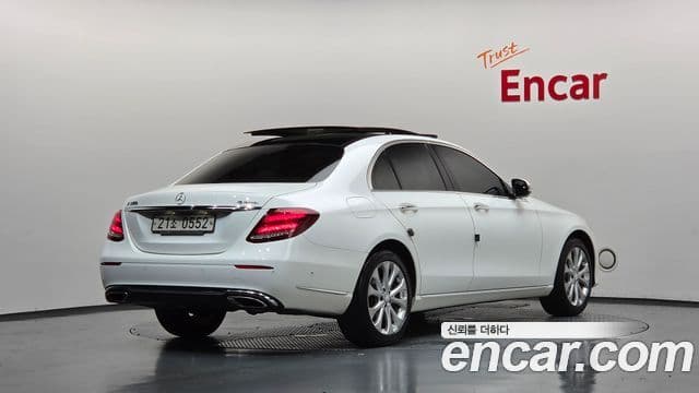 Mercedes-Benz E-Class W213 2