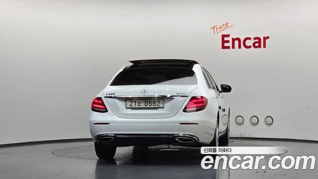 Mercedes-Benz E-Class W213 4