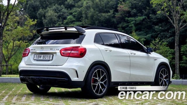 Mercedes-Benz GLA-Class X156 3