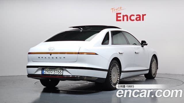 Hyundai Grandeur Hybrid (GN7) 2