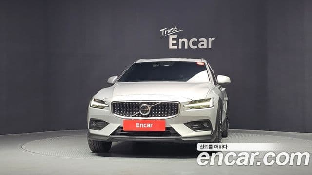 Volvo V60 Cross Country 2nd Gen 3