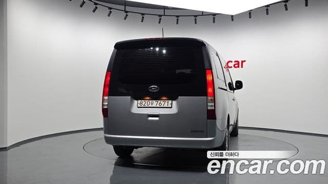Hyundai Staria 4