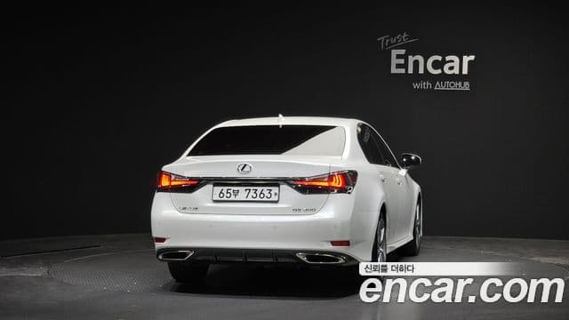 Lexus New GS300 3