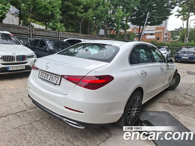 Mercedes-Benz C-Class W206 2