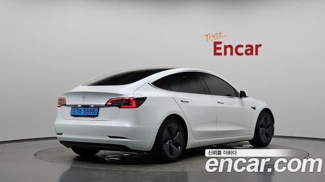 Tesla Model 3 2