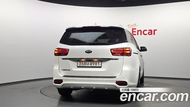 Kia The New Carnival 4