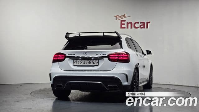 Mercedes-Benz GLA-Class X156 4
