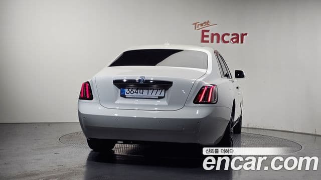 Rolls-Royce 고스트 2nd Gen 3