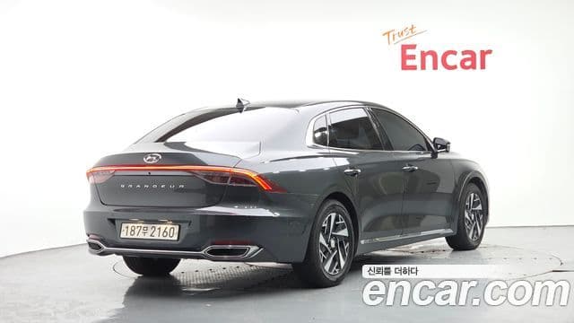 Hyundai The New Grandeur IG Hybrid 2
