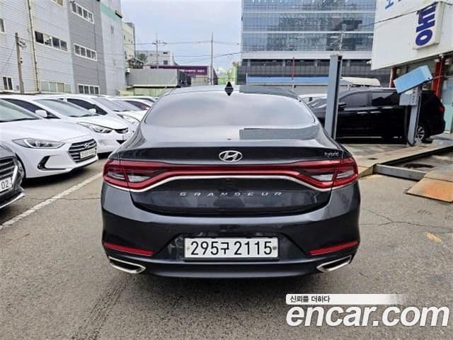 Hyundai Grandeur IG Hybrid 3