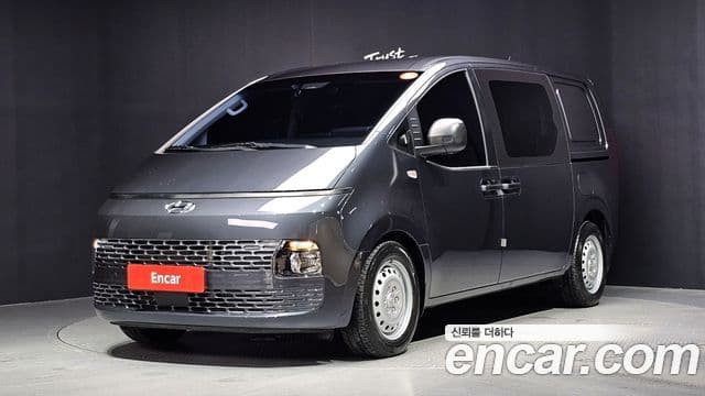 Hyundai Staria 1