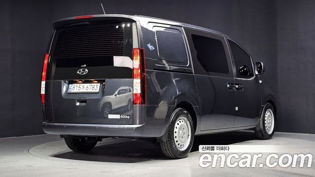 Hyundai Staria 2