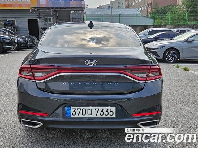 Hyundai Grandeur IG Hybrid 2
