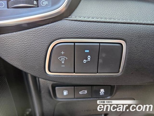 Hyundai Grandeur IG Hybrid 4