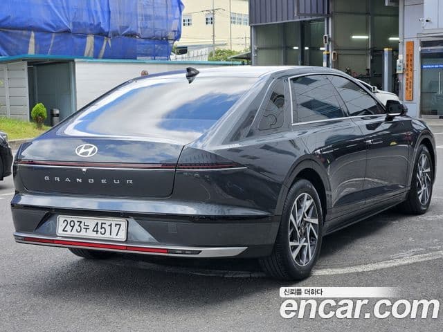 Hyundai Grandeur Hybrid (GN7) 4