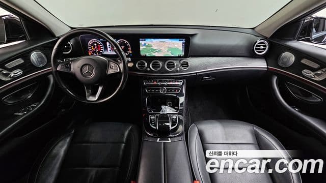 Mercedes-Benz E-Class W213 4