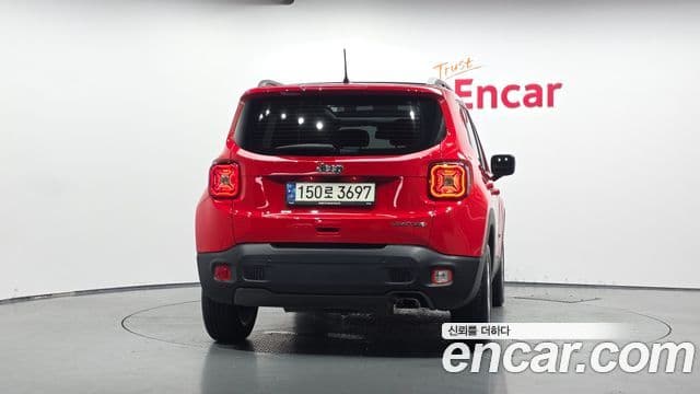 Jeep Renegade 4