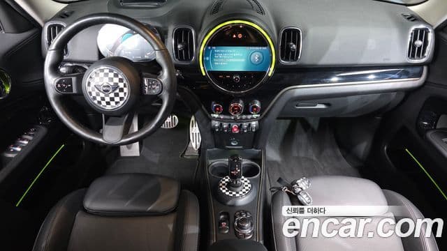 MINI Cooper Countryman 4