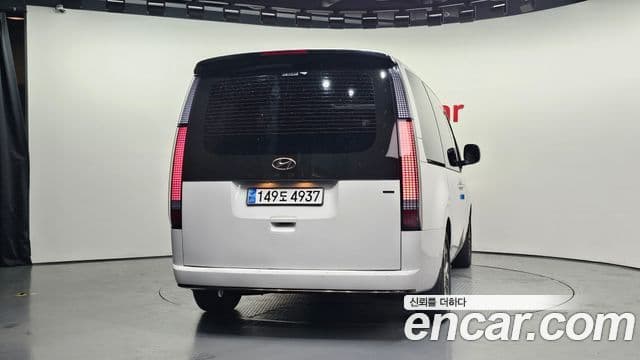 Hyundai Staria 3