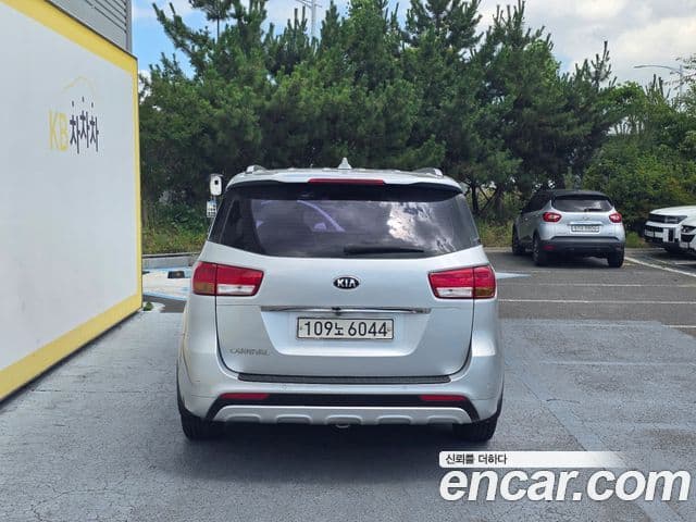 Kia All New Carnival 3