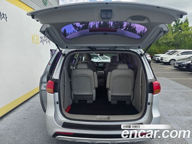Kia All New Carnival 4