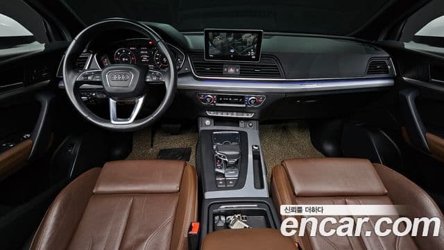 Audi Q5 (FY) 4