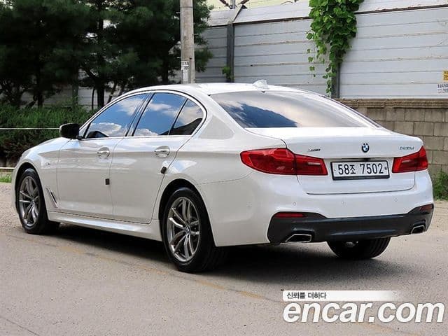 BMW 5 Series (G30) 3