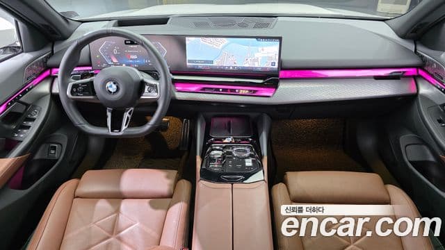 BMW 5 Series (G60) 4
