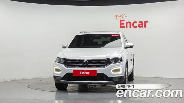 Volkswagen T-Roc 3