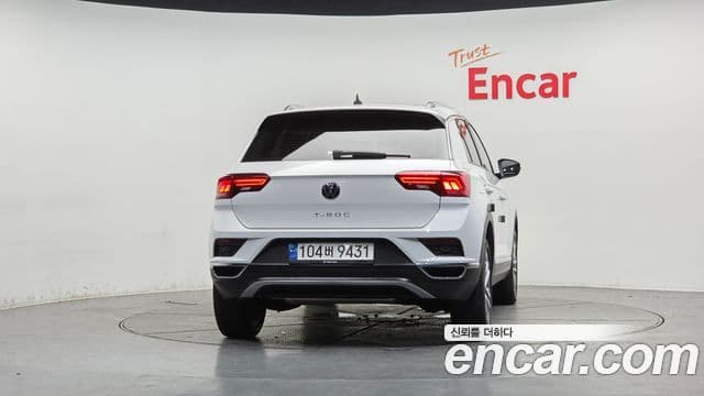 Volkswagen T-Roc 4
