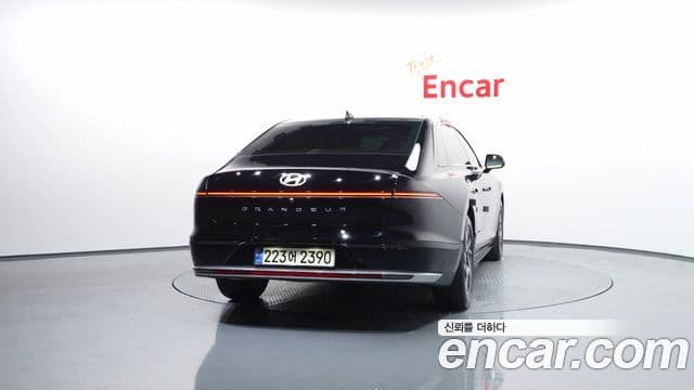 Hyundai Grandeur (GN7) 4