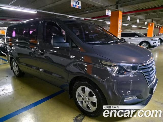 Hyundai The New Grand Starex 2