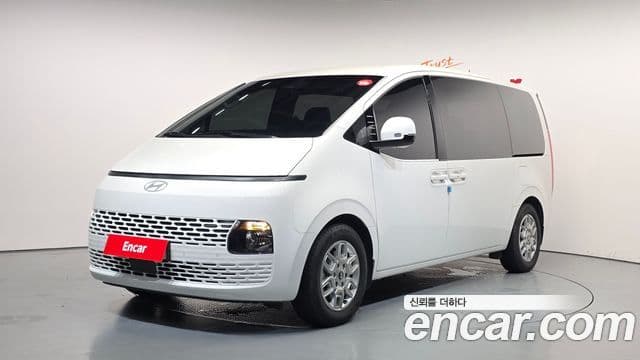 Hyundai Staria 1