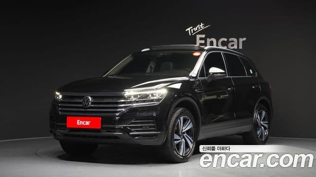 Volkswagen Touareg 3rd Gen 1