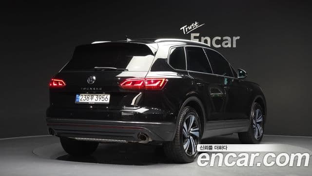 Volkswagen Touareg 3rd Gen 2