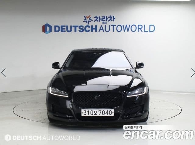 Jaguar XF (X260) 3