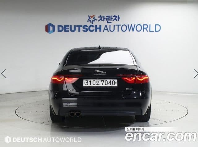 Jaguar XF (X260) 4