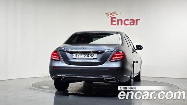 Mercedes-Benz E-Class W213 4