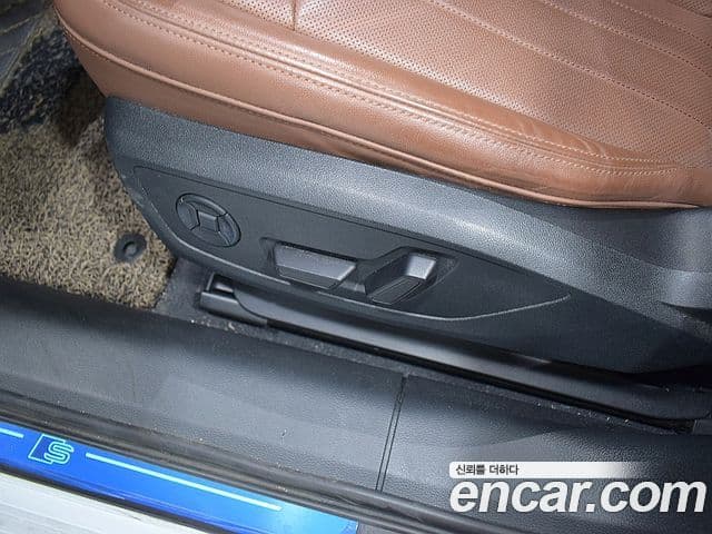 Audi A6 (C8) 4