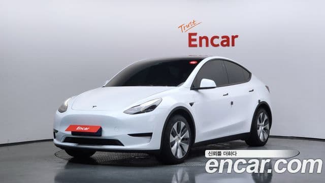 Tesla Model Y 1