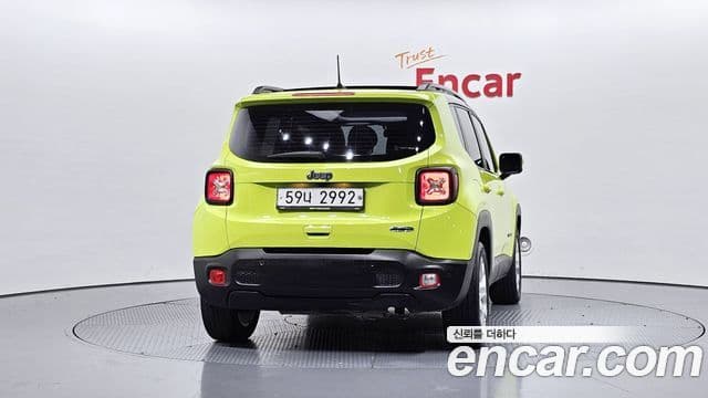 Jeep Renegade 4