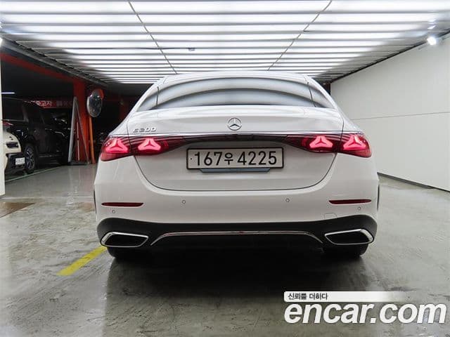 Mercedes-Benz E-Class W214 3