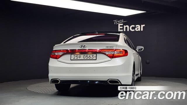 Hyundai Grandeur HG 4