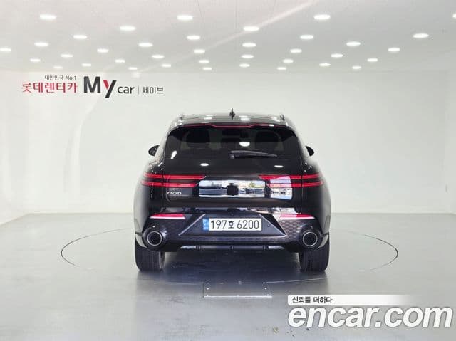 Genesis GV70 4