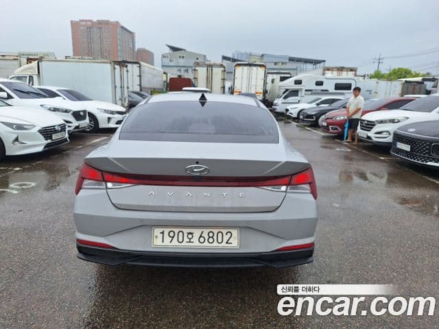 Hyundai Avante Hybrid (CN7) 2